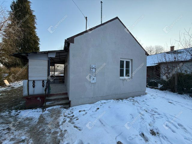 Eladó családi ház, Meggyeskovácsin 15.9 M Ft, 1 szobás