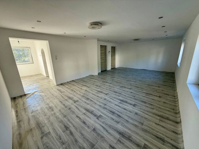 Eladó családi ház, Súron 24.9 M Ft, 2 szobás