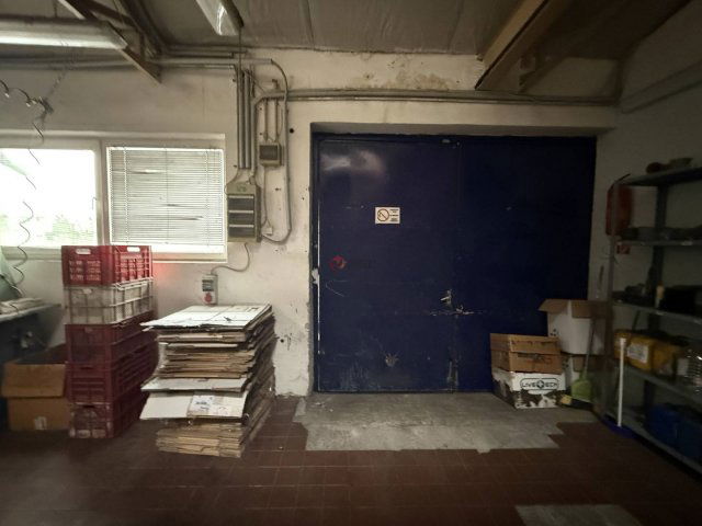 Kiadó ipari ingatlan, Székesfehérvárott 350 E Ft / hó