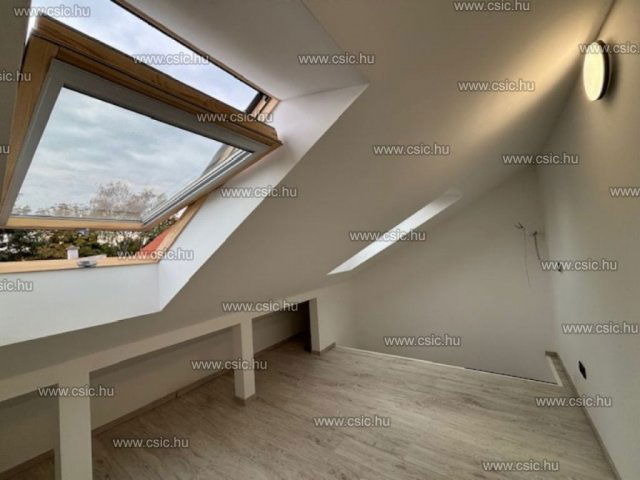 Eladó családi ház, Budapesten, III. kerületben 69.9 M Ft