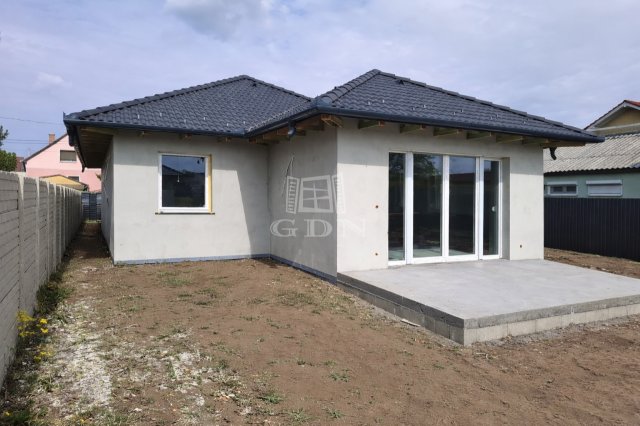 Eladó családi ház, Gyálon 130 M Ft, 4 szobás