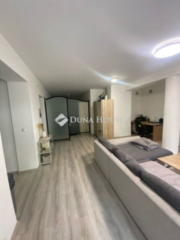 Kiadó téglalakás, albérlet, Pécsett 170 E Ft / hó, 2 szobás