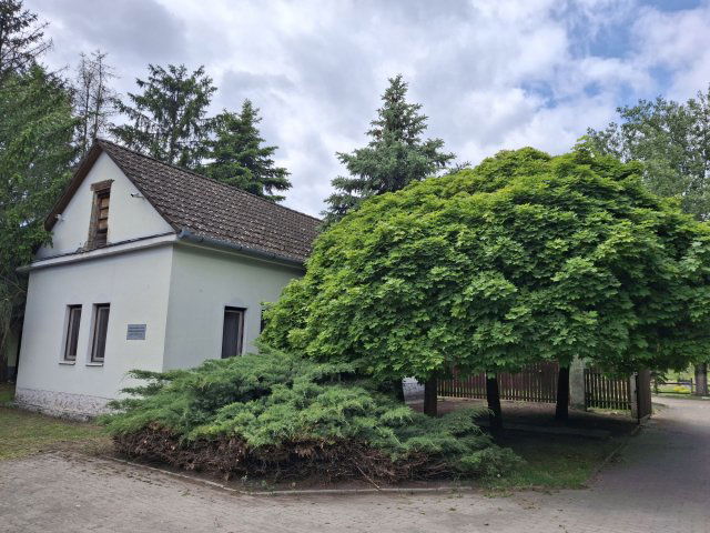 Eladó hotel, Tápiószentmártonon 3500 M Ft / költözzbe.hu