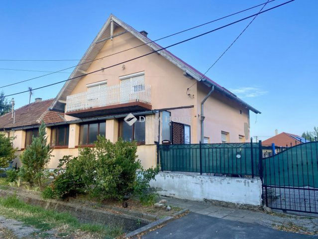 Eladó családi ház, Gödöllőn 139.99 M Ft, 5+1 szobás