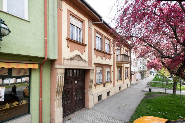 Eladó családi ház, Zalaegerszegen 275 M Ft, 9 szobás