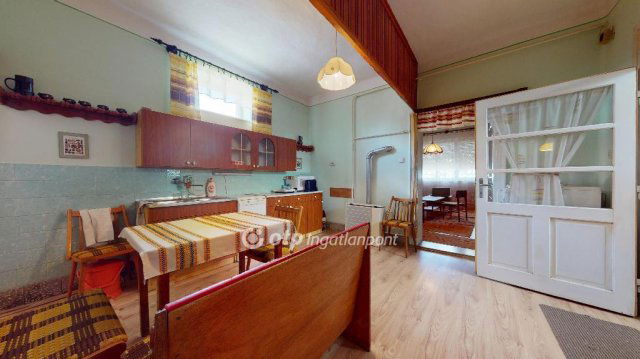 Eladó családi ház, Mezőkövesden 26.5 M Ft, 2 szobás