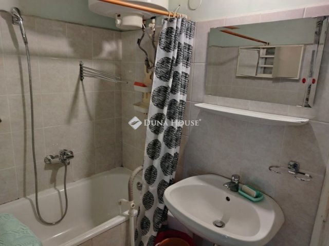 Eladó téglalakás, Budapesten, II. kerületben 180 M Ft, 3 szobás