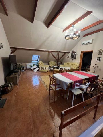 Eladó családi ház, Veszprémben 96.9 M Ft, 5 szobás