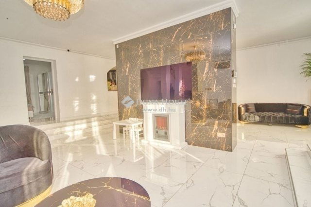 Eladó családi ház, Gyálon 299 M Ft, 7 szobás