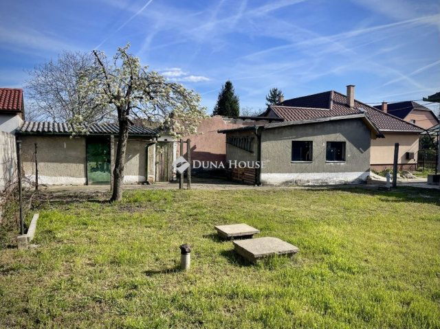 Eladó családi ház, Vecsésen 78 M Ft, 3 szobás