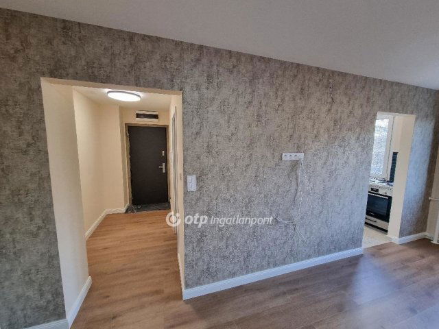 Eladó panellakás, Budapesten, III. kerületben 93 M Ft, 3 szobás