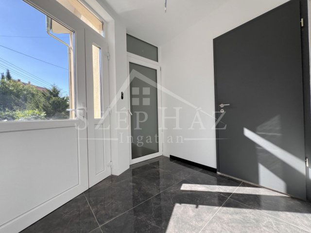 Eladó téglalakás, Pécsett 89 M Ft, 4 szobás