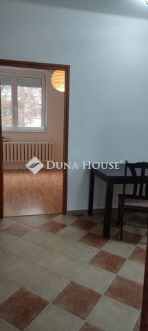 Eladó téglalakás, Székesfehérvárott 59.8 M Ft, 3 szobás