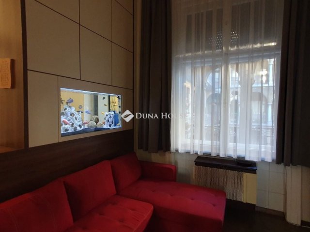 Eladó téglalakás, Budapesten, VII. kerületben, Damjanich utcában