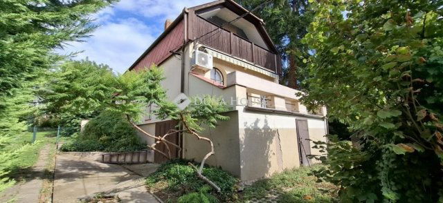 Eladó családi ház, Pécsett 125 M Ft, 2+2 szobás