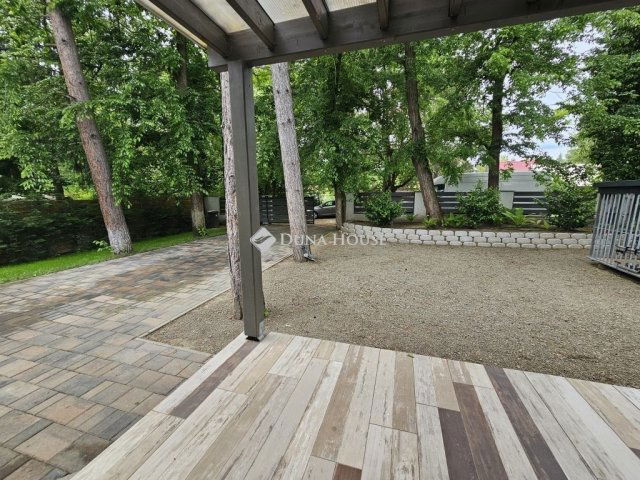 Eladó családi ház, Pócsmegyeren 94.9 M Ft, 3 szobás