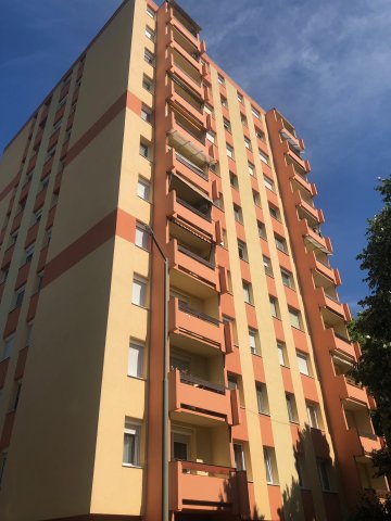 Eladó panellakás, Ajkán 34.9 M Ft, 2 szobás