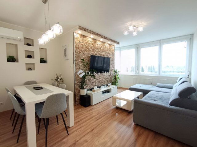 Eladó téglalakás, Sopronban 62.5 M Ft, 3 szobás