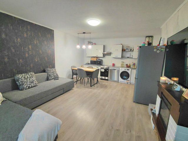 Eladó téglalakás, Oroszlányban 39.9 M Ft, 2+1 szobás