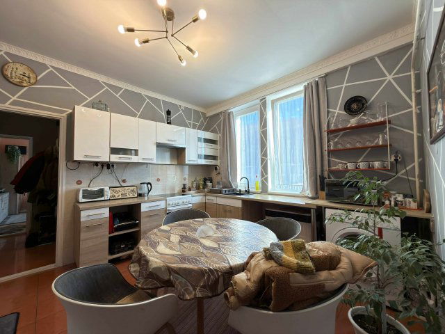 Eladó téglalakás, Komlón, Kossuth Lajos utcában 36.5 M Ft