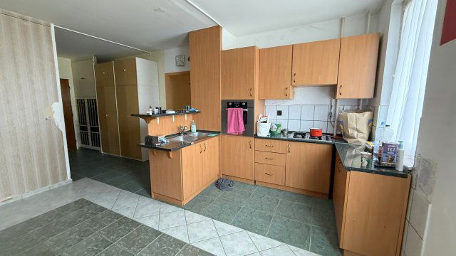 Eladó panellakás, Veszprémben 36.9 M Ft, 2 szobás