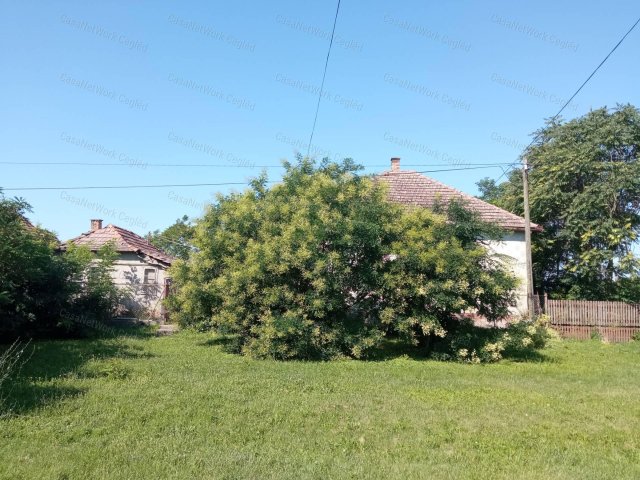 Eladó családi ház, Újszászon 33 M Ft, 3 szobás
