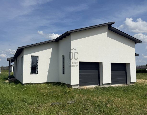 Eladó ikerház, Nyíregyházán 73 M Ft, 4 szobás