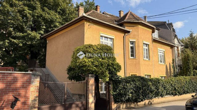 Eladó téglalakás, Győrött, Dugonics utcában 89 M Ft, 3 szobás