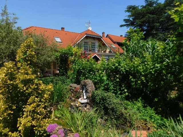 Eladó családi ház, Cserszegtomajon 99.9 M Ft, 6 szobás