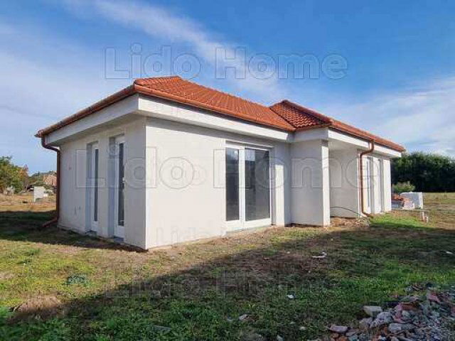 Eladó családi ház, Siófokon 71 M Ft, 3 szobás