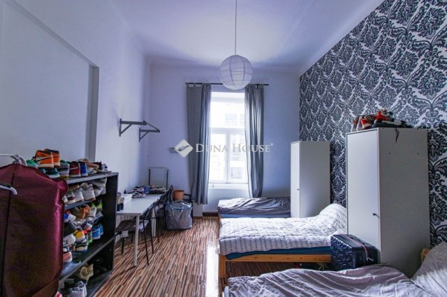 Eladó téglalakás, Budapesten, VIII. kerületben 69 M Ft, 4 szobás