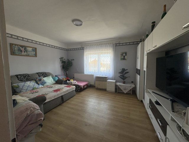 Eladó családi ház, Kállón 28 M Ft, 4+1 szobás