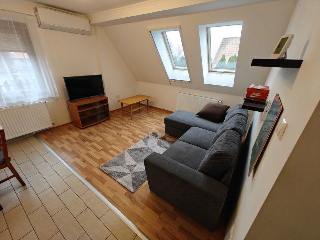 Kiadó téglalakás, albérlet, Gödöllőn 250 E Ft / hó, 3 szobás