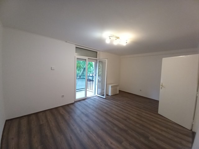 Kiadó téglalakás, albérlet, Pécsett, Bihari János utcában