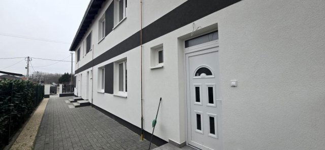 Eladó családi ház, Szigetszentmártonban 69.9 M Ft, 5 szobás