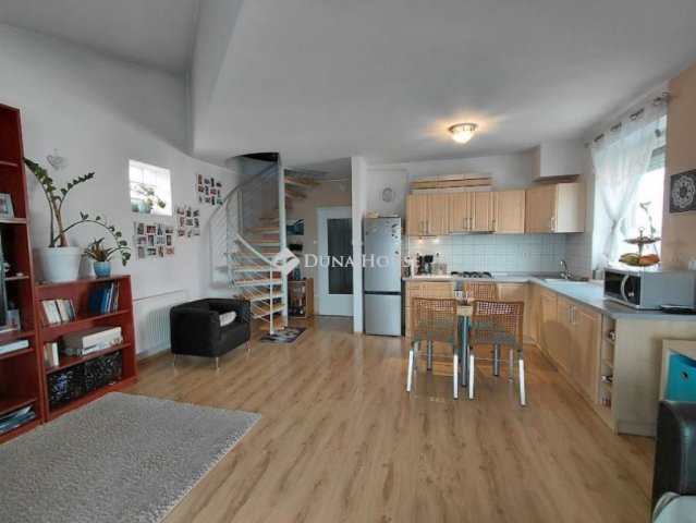 Eladó téglalakás, Győrött 79 M Ft, 3 szobás