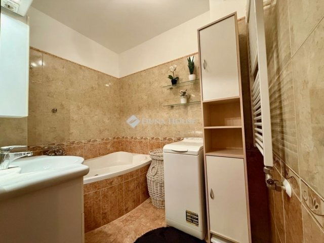 Eladó téglalakás, Kecskeméten 73.9 M Ft, 3 szobás