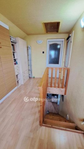 Eladó családi ház, Mogyoródon 68 M Ft, 3+3 szobás