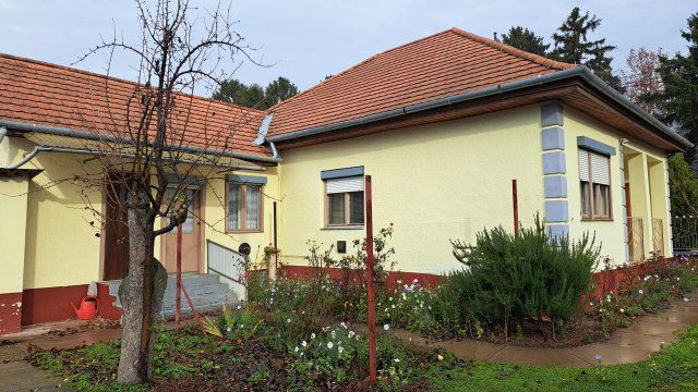 Eladó családi ház, Kartalon, Bartók Béla úton 45.9 M Ft