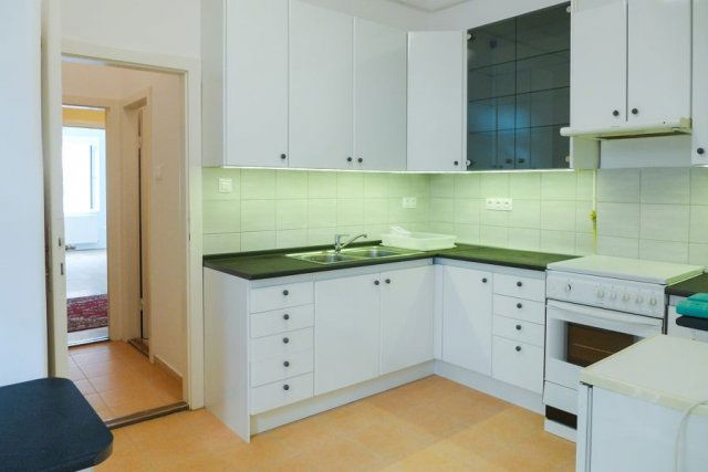 Kiadó téglalakás, albérlet, Pécsett 260 E Ft / hó, 3 szobás