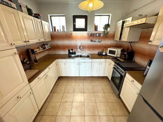 Eladó családi ház, Pogányon 107.9 M Ft, 4 szobás