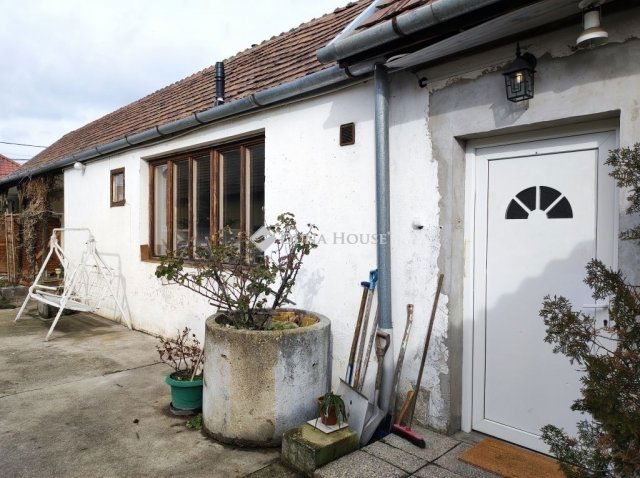 Eladó családi ház, Vecsésen 119.5 M Ft, 4 szobás