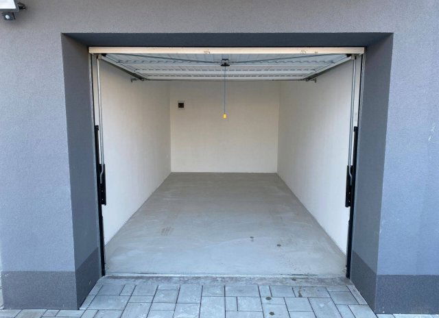 Eladó garázs, Nyíregyházán 9.5 M Ft / költözzbe.hu