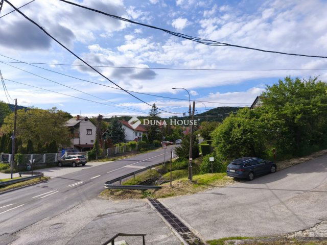 Eladó üzlethelyiség, Pilisszentkereszten 120 M Ft