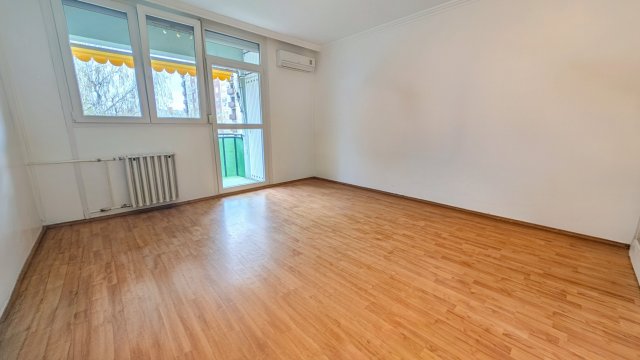 Eladó panellakás, Kecskeméten 48 M Ft, 3 szobás