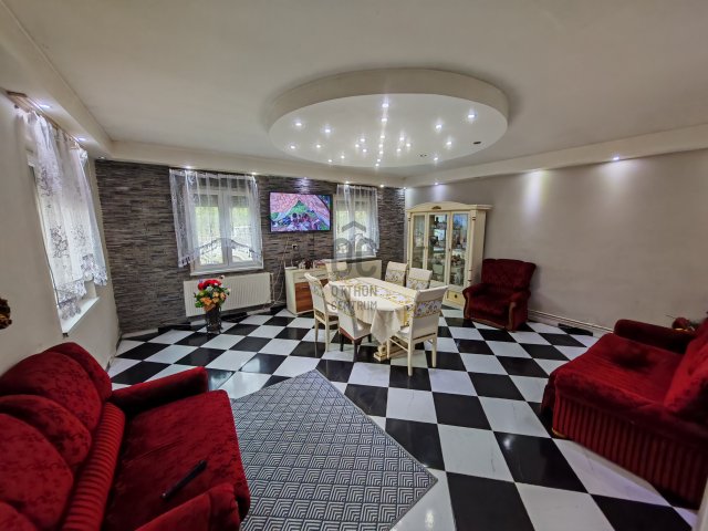 Eladó családi ház, Esztergomban 84.9 M Ft, 4 szobás