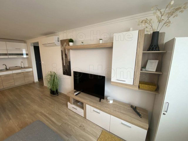 Eladó téglalakás, Siófokon 73.5 M Ft, 2 szobás