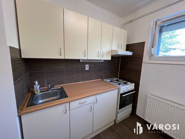 Eladó téglalakás, Debrecenben 99 M Ft, 3 szobás