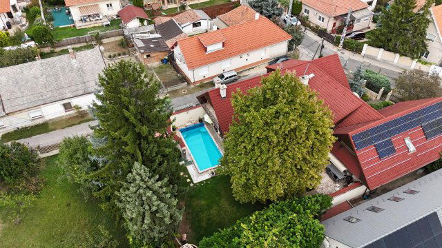 Eladó családi ház, Budaörsön 390 M Ft, 6 szobás