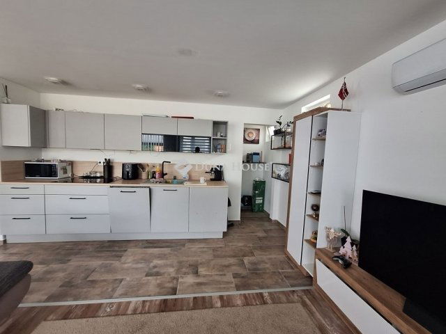 Eladó családi ház, Kőszegen 84.99 M Ft, 5 szobás